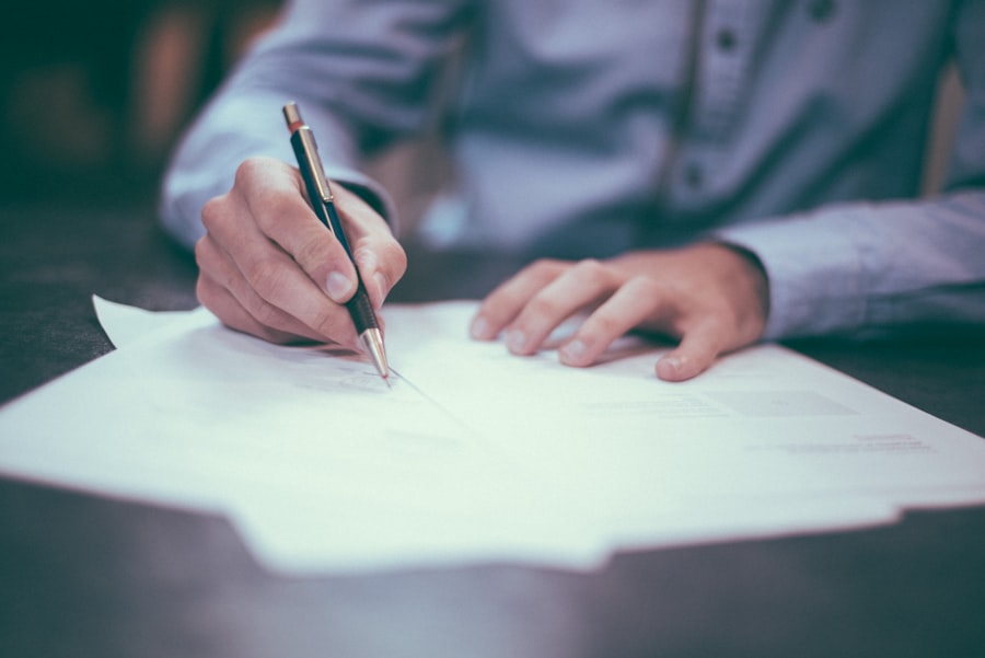 Advisory notes and documents on a table